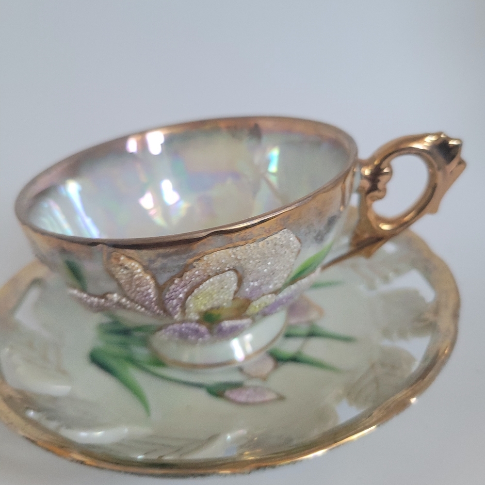 BEAUTIFUL VINTAGE LIPPER & MANN LUSTER-WARE CUP AND SAUCER SET JAPAN